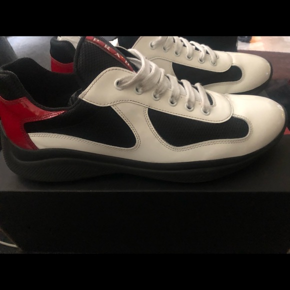 Prada 9.5 - Picture 1 of 5